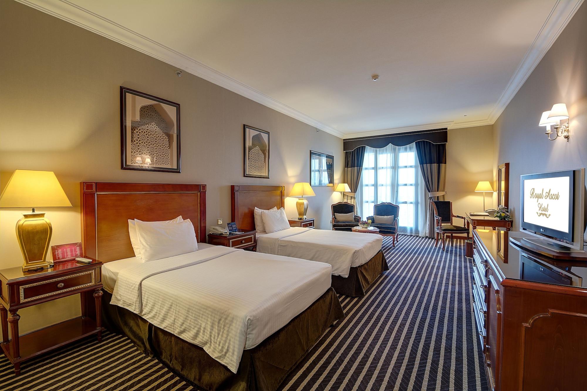 Royal Ascot Hotel Дубай Екстериор снимка