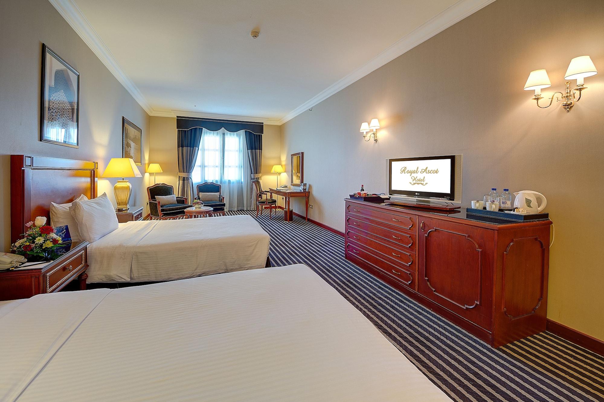 Royal Ascot Hotel Дубай Екстериор снимка
