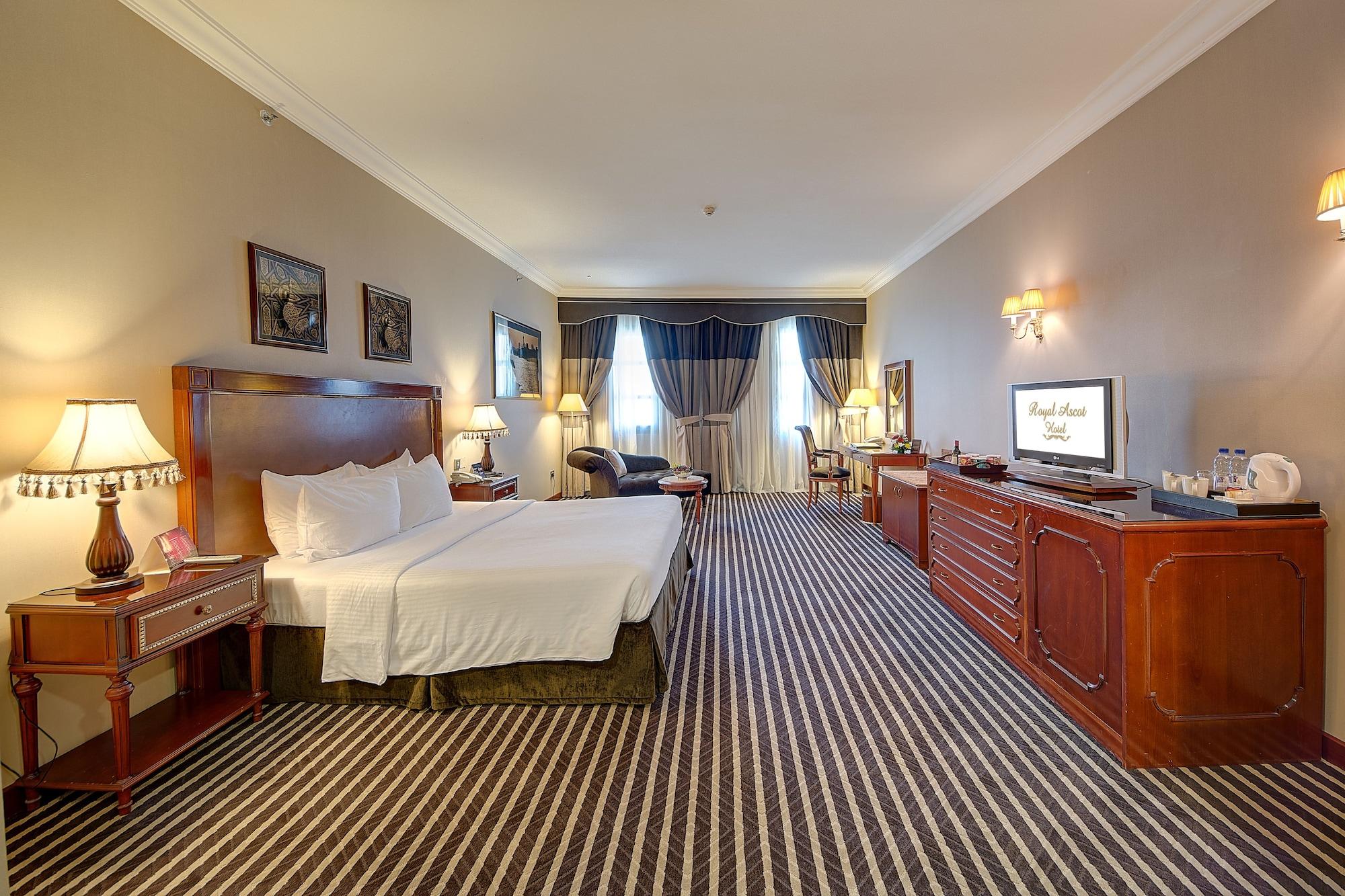 Royal Ascot Hotel Дубай Екстериор снимка