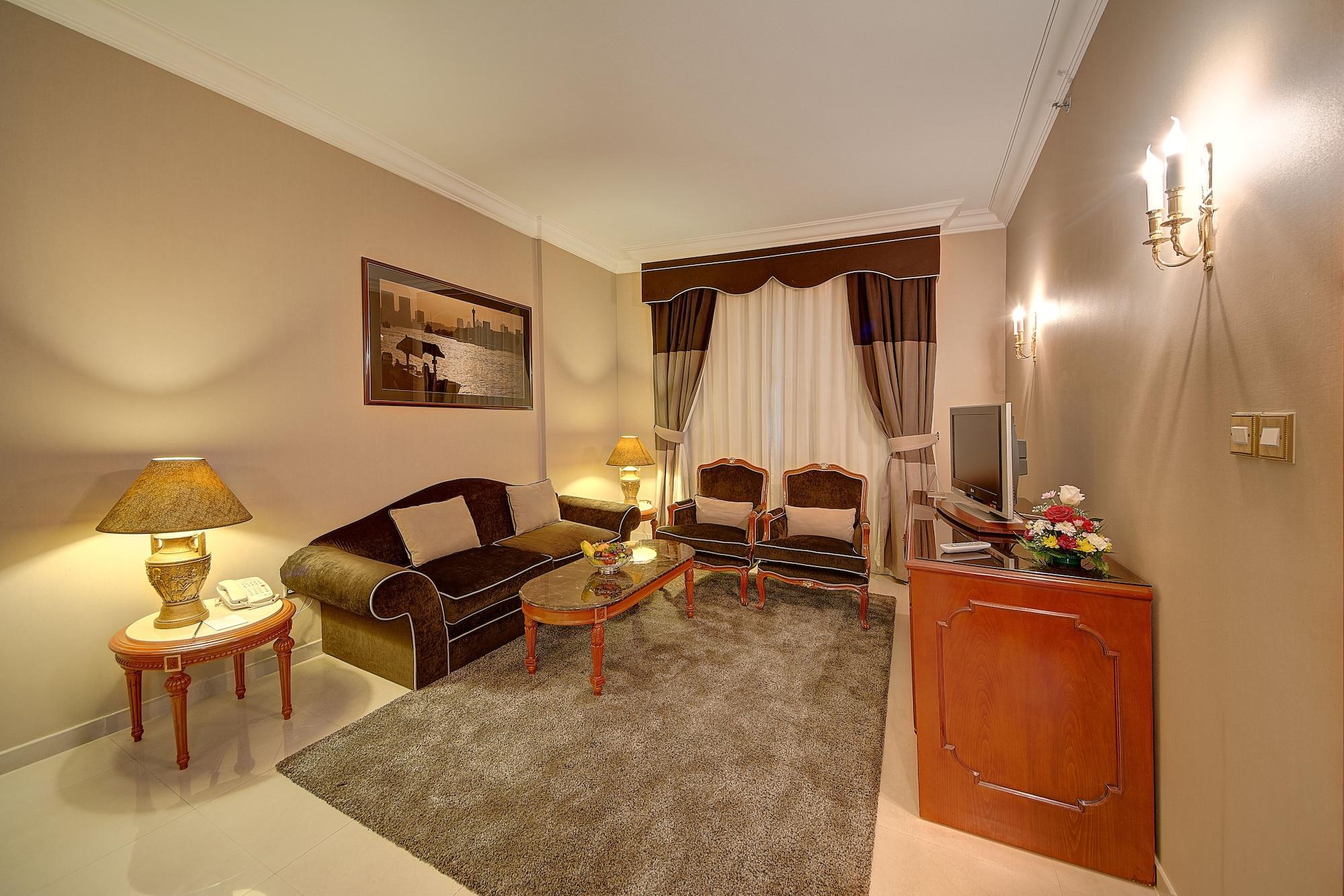 Royal Ascot Hotel Дубай Екстериор снимка
