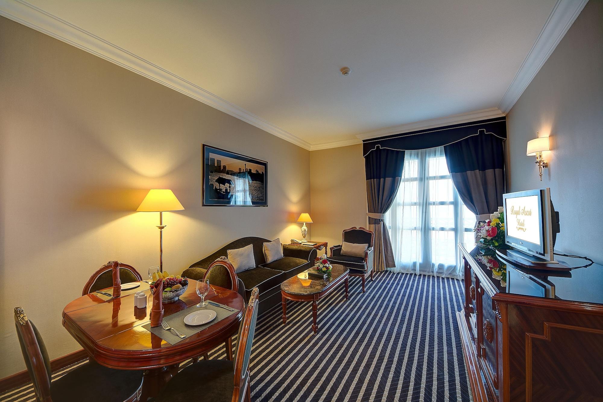 Royal Ascot Hotel Дубай Екстериор снимка