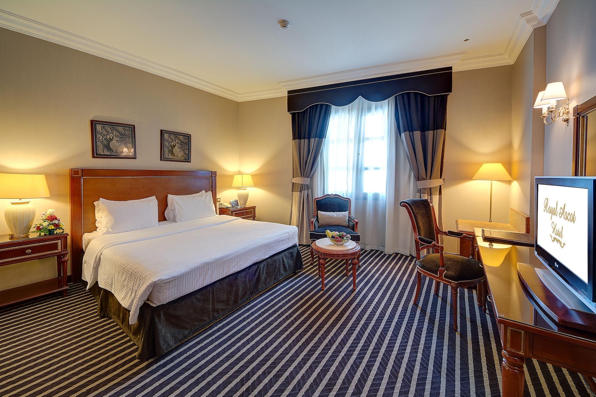 Royal Ascot Hotel Дубай Екстериор снимка