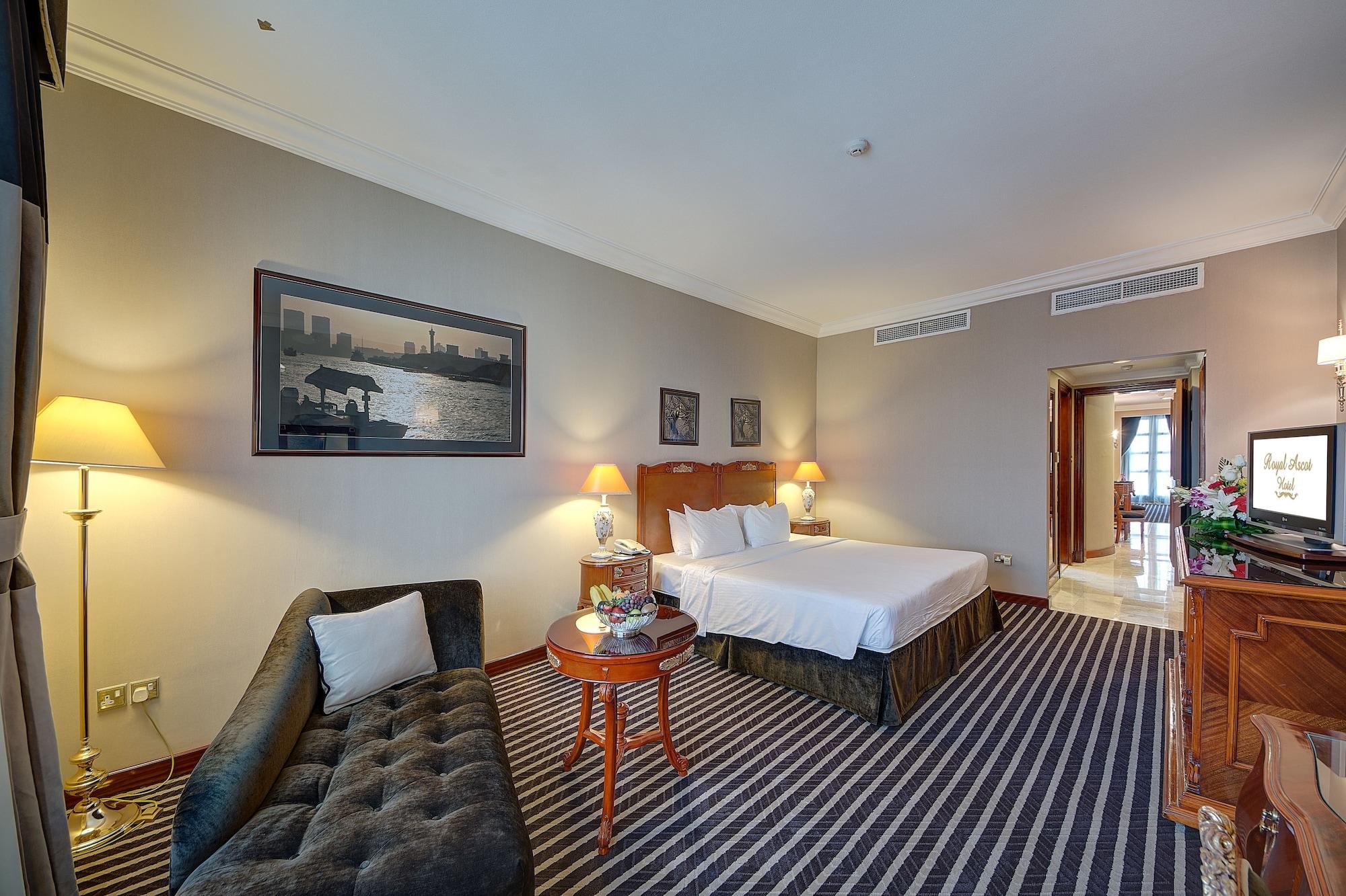 Royal Ascot Hotel Дубай Екстериор снимка